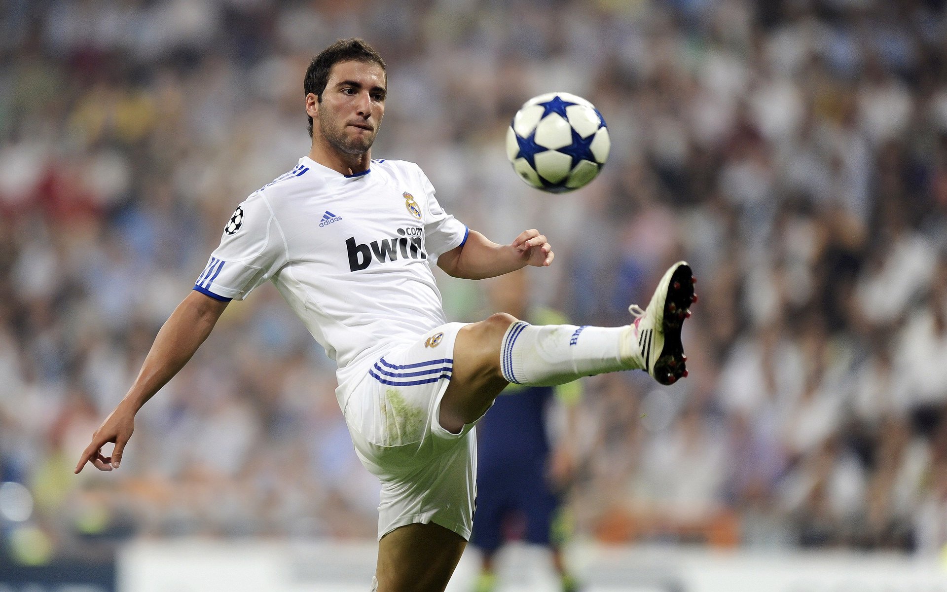 WTT冠军赛转会风云：马德里竞技盯上锋线强援，哈登或成交易筹码